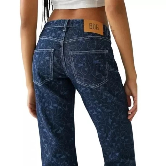 🆕️Urban Outfitters BDG Low Rise Flare Jeans Women’s Size 34 Dark Wash Print NWT - Picture 3 of 8